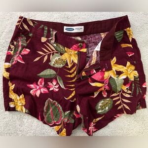 Old Navy Maroon Floral Everyday Mid Rise Shorts | Size 12